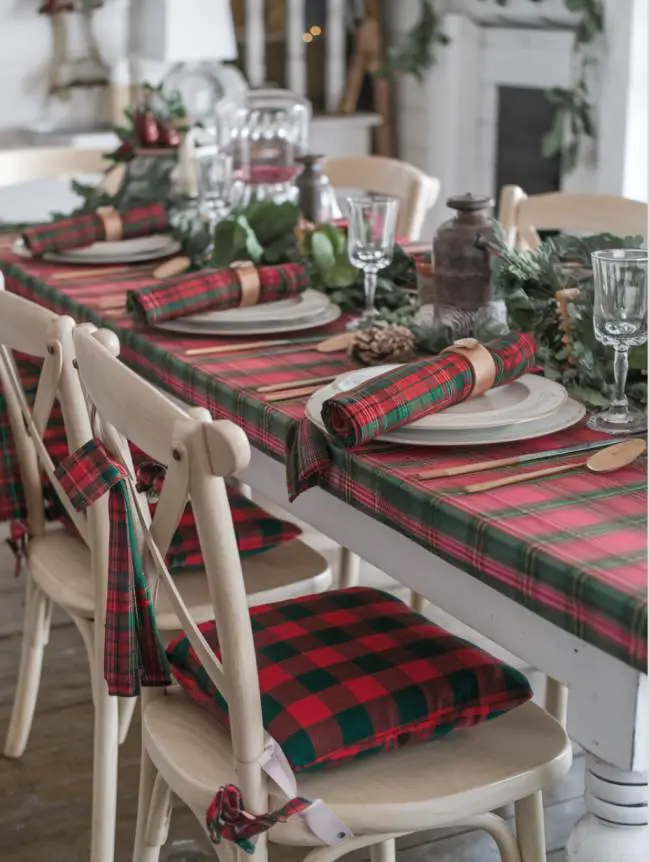 farmhouse christmas dining table decor ideas