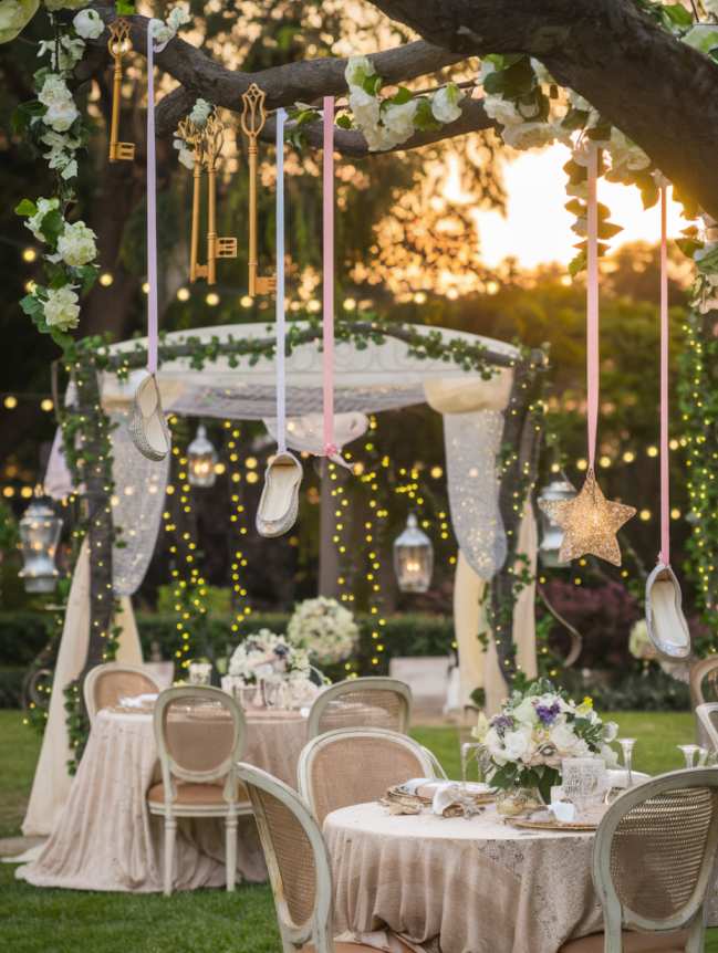 Outdoor Hanging Wedding Decor Ideas